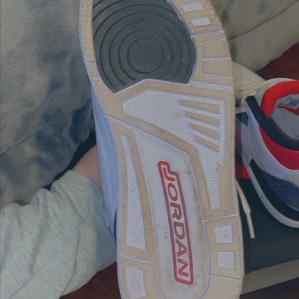 Jordan 3 - Picture 4 of 4